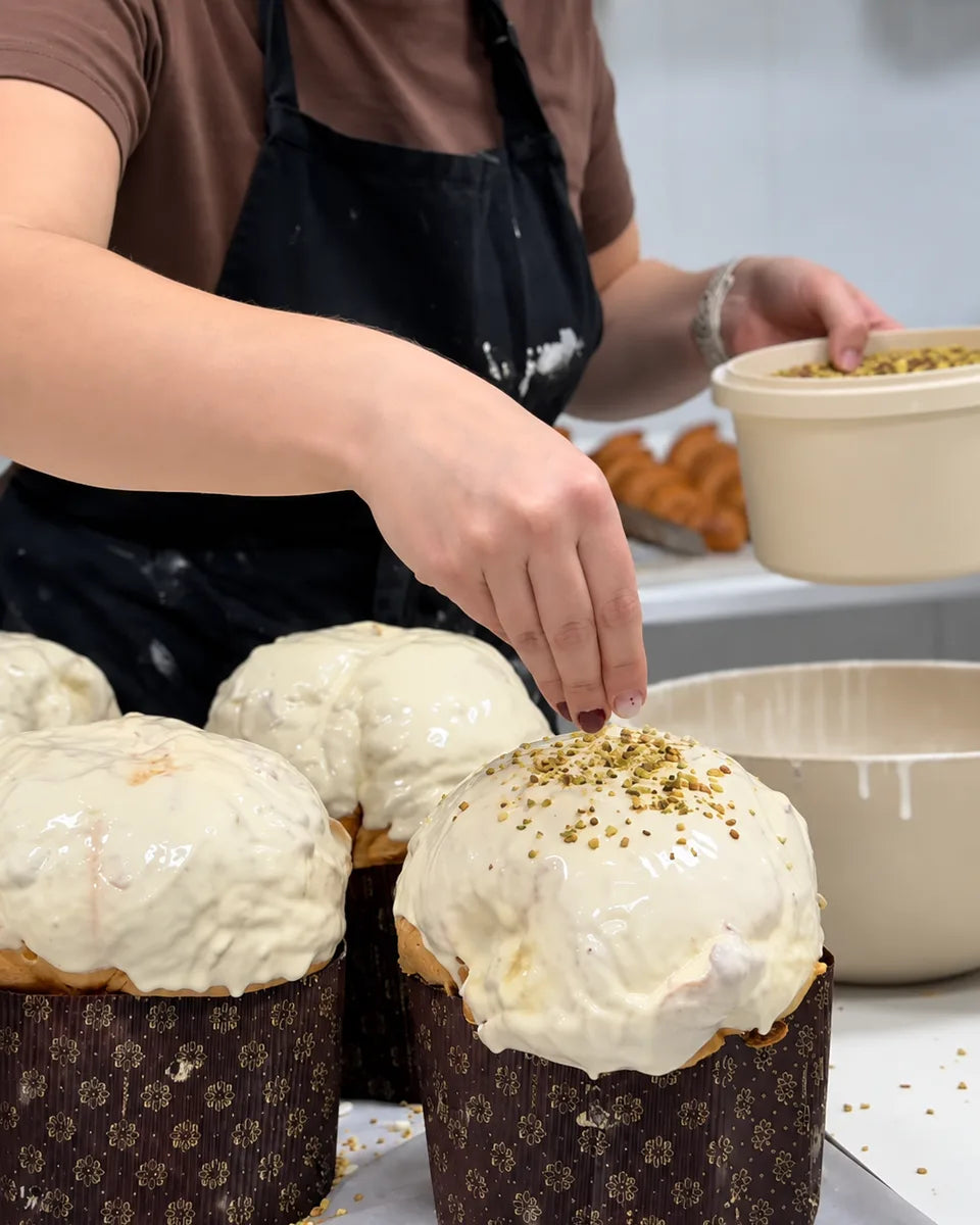 Decorando panettones con pistacho